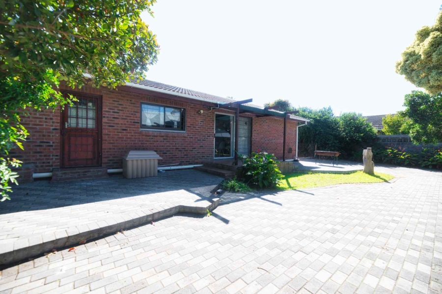 2 Bedroom Property for Sale in Westcliff Western Cape